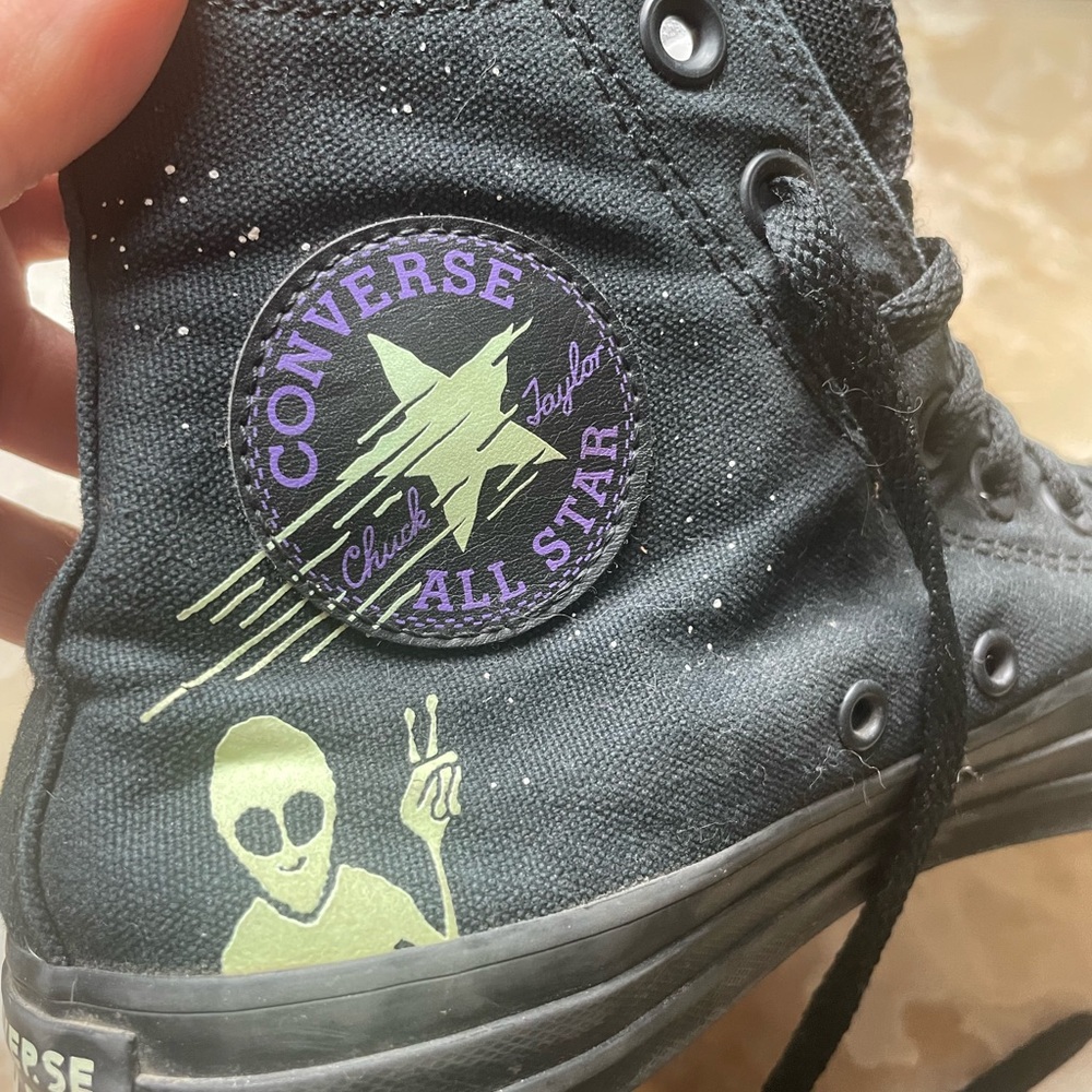 Black Alien Space high top Converse glow in the dark - Picture 4 of 9